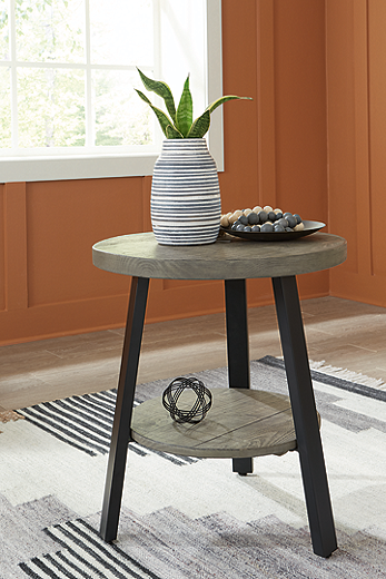 Brennegan End Table - MJM Furniture