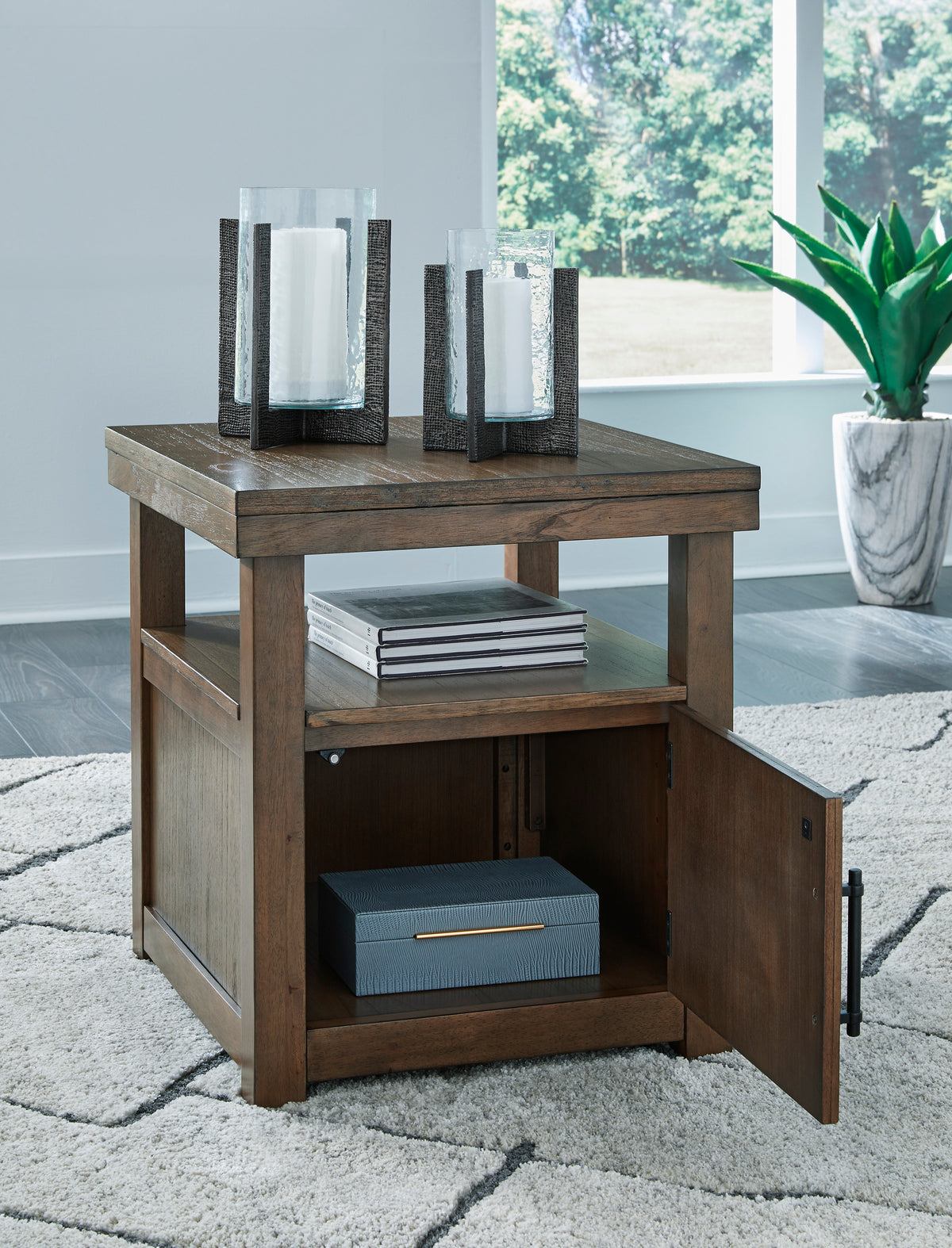 Boardernest End Table - MJM Furniture