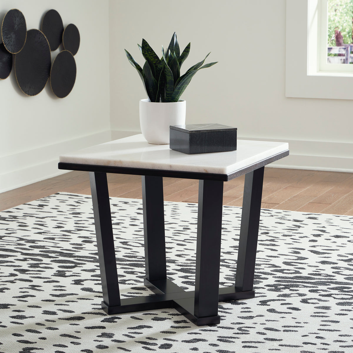 Fostead End Table - MJM Furniture